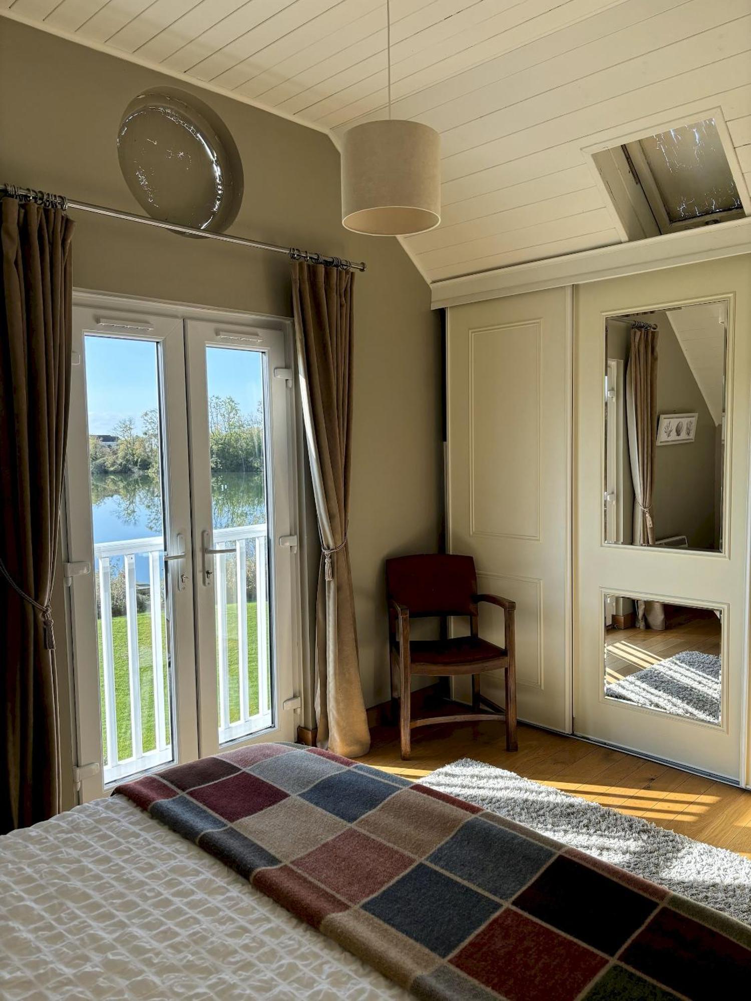 Kinsale Lodge - Cotswolds Lakeside - Spring Lake South Cerney Dış mekan fotoğraf
