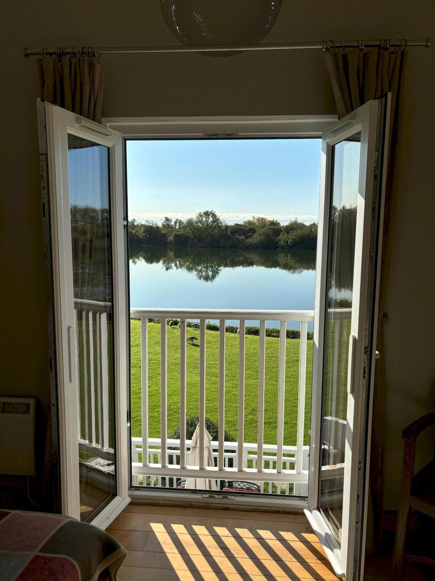 Kinsale Lodge - Cotswolds Lakeside - Spring Lake South Cerney Dış mekan fotoğraf